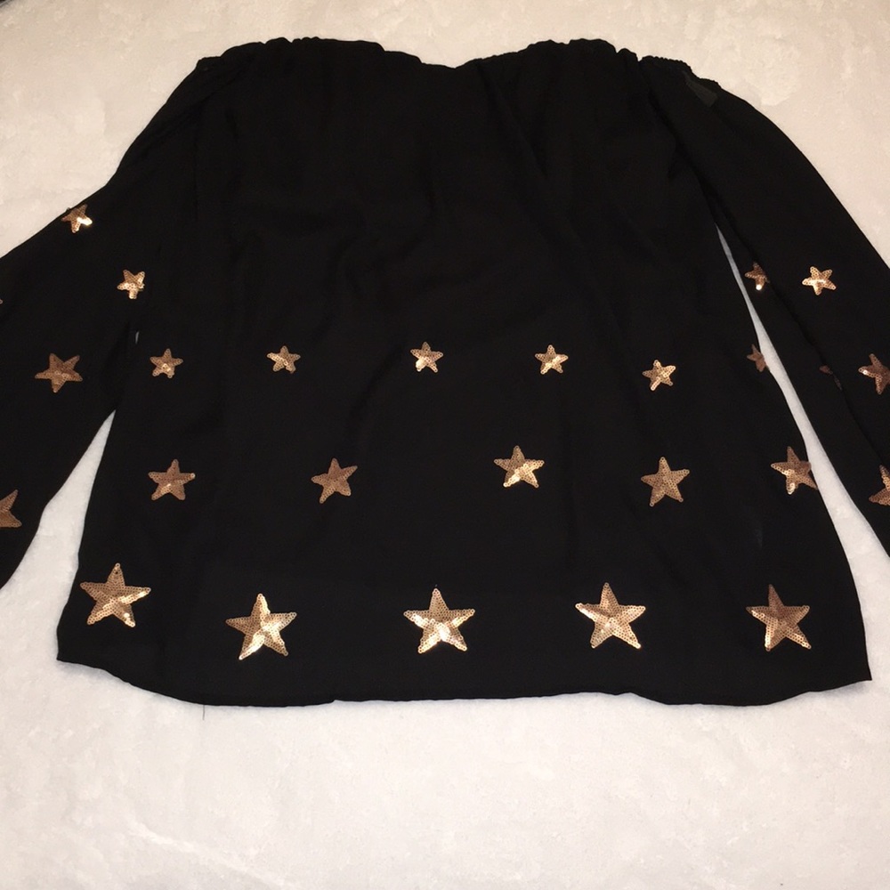 Black Star Off-The-Shoulder Top (Size Small)